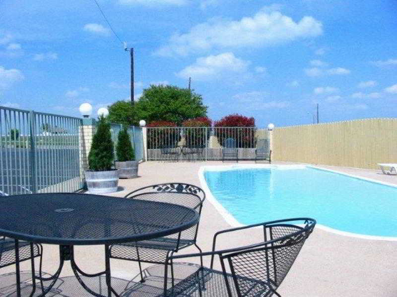 Baymont By Wyndham Terrell Hotel Facilities photo